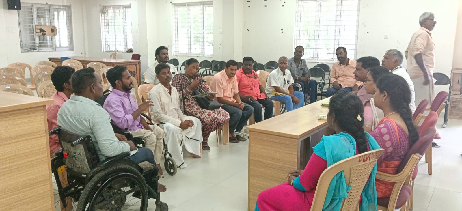 மாற்றுத்திறனாளிகளுக்கு தேசிய அடையாள அட்டை வழங்கும் முகாம்களில்